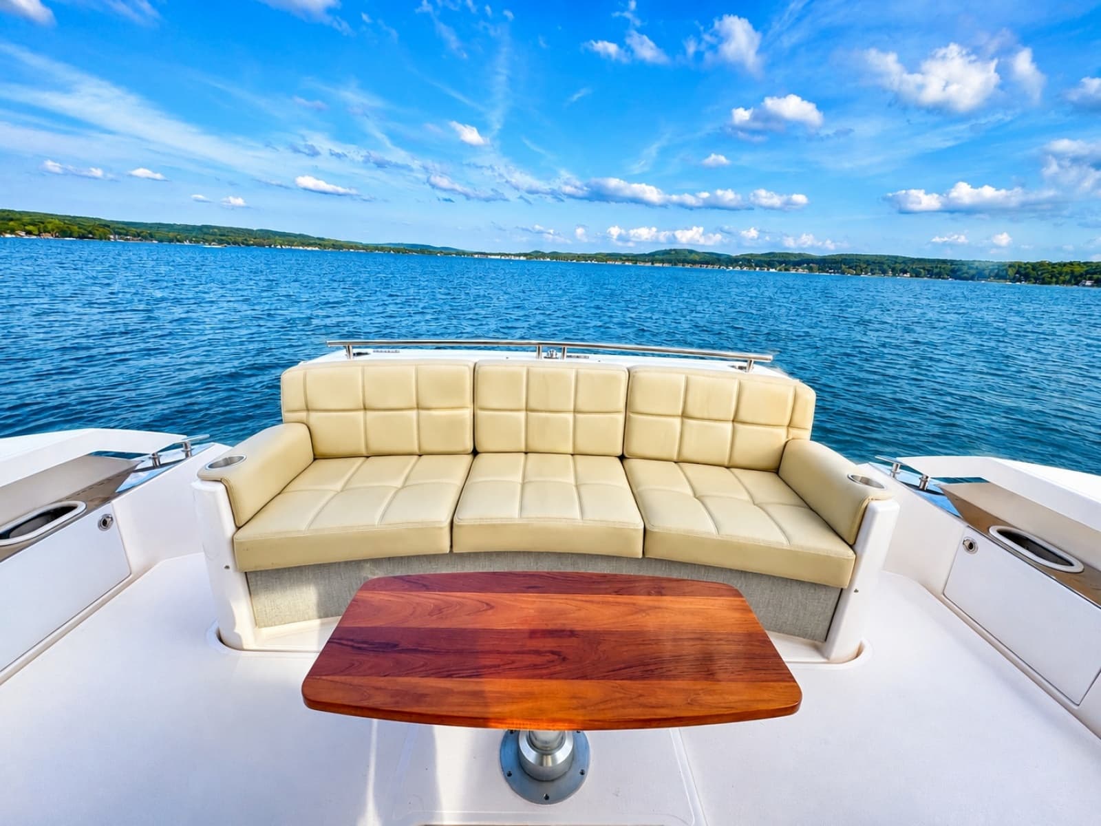 2016 Tiara Yachts 44 Coupe - Photo 17
