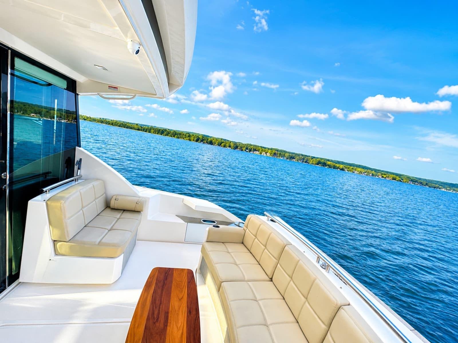 2016 Tiara Yachts 44 Coupe - Photo 23