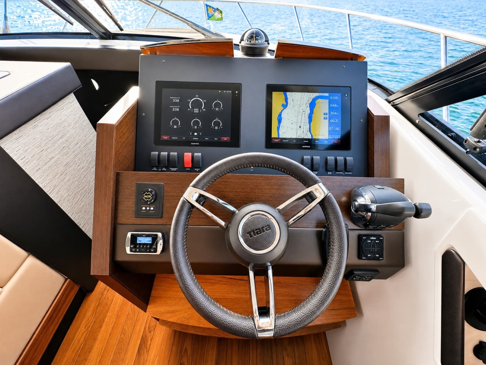 2016 Tiara Yachts 44 Coupe - Photo 5