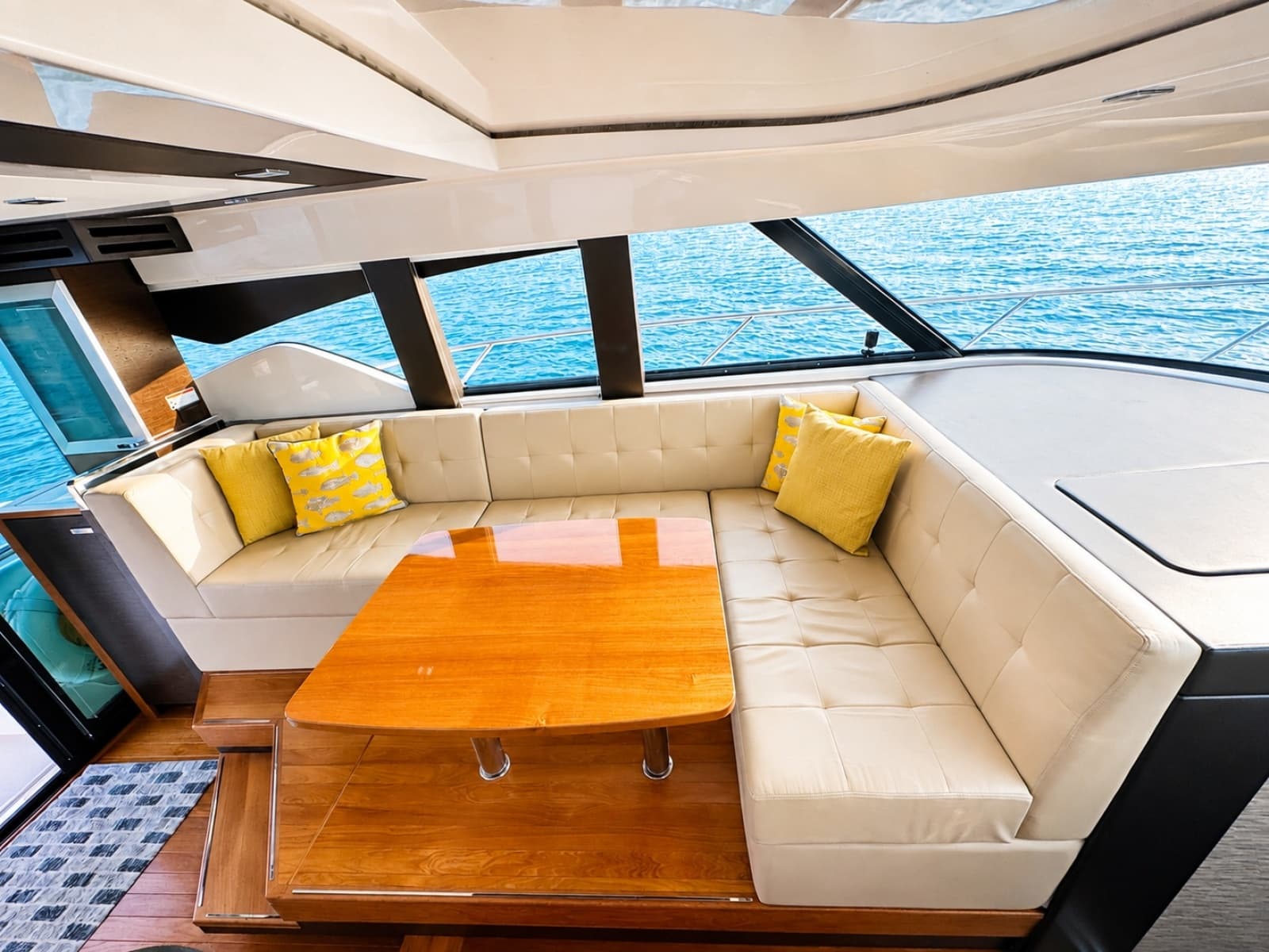2016 Tiara Yachts 44 Coupe - Photo 31