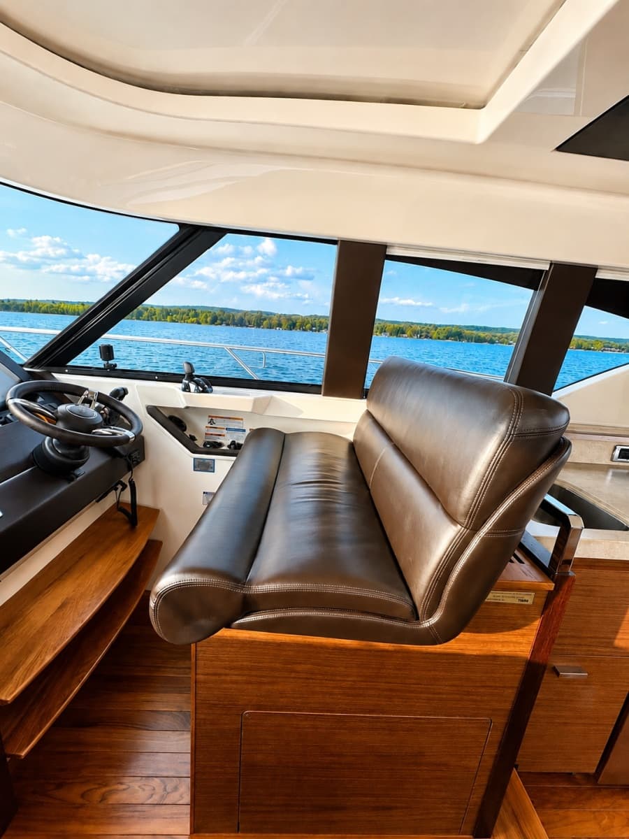 2016 Tiara Yachts 44 Coupe - Photo 46