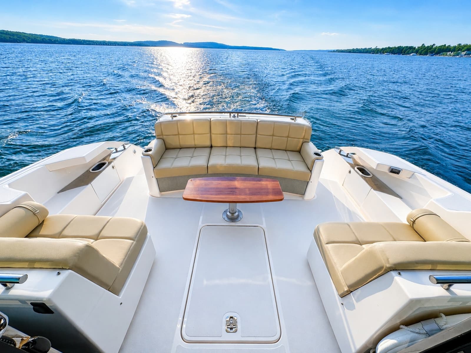 2016 Tiara Yachts 44 Coupe - Photo 7