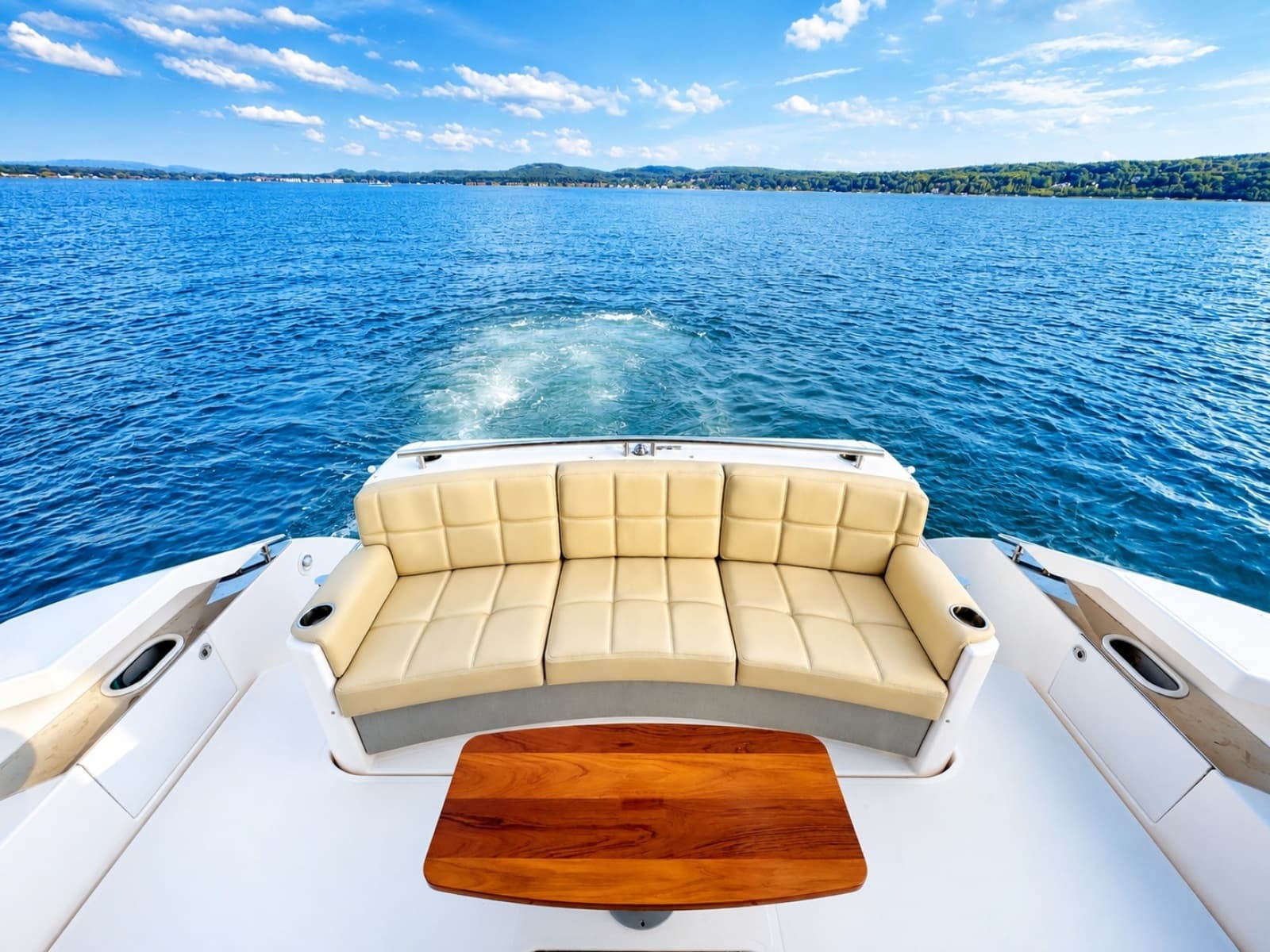 2016 Tiara Yachts 44 Coupe - Photo 16