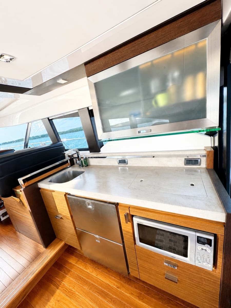 2016 Tiara Yachts 44 Coupe - Photo 37