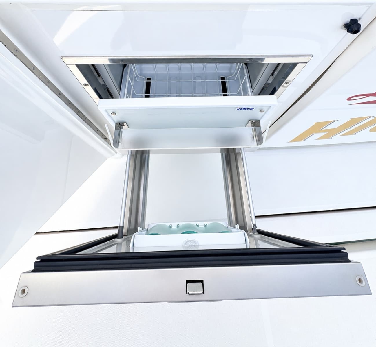 2016 Tiara Yachts 44 Coupe - Photo 28