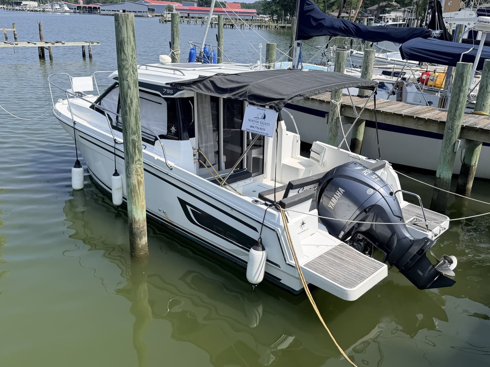 2022 Jeanneau NC 795 - Photo 1