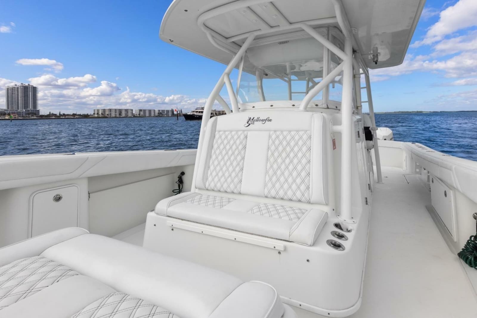 2015 Yellowfin 39 Offshore - Photo 8