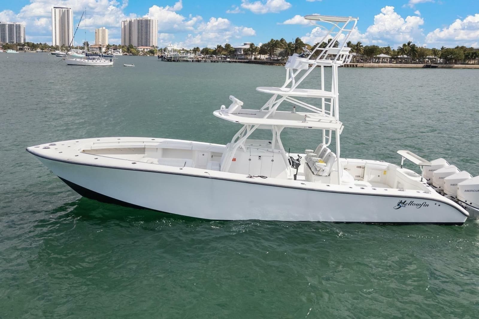 2015 Yellowfin 39 Offshore - Photo 2