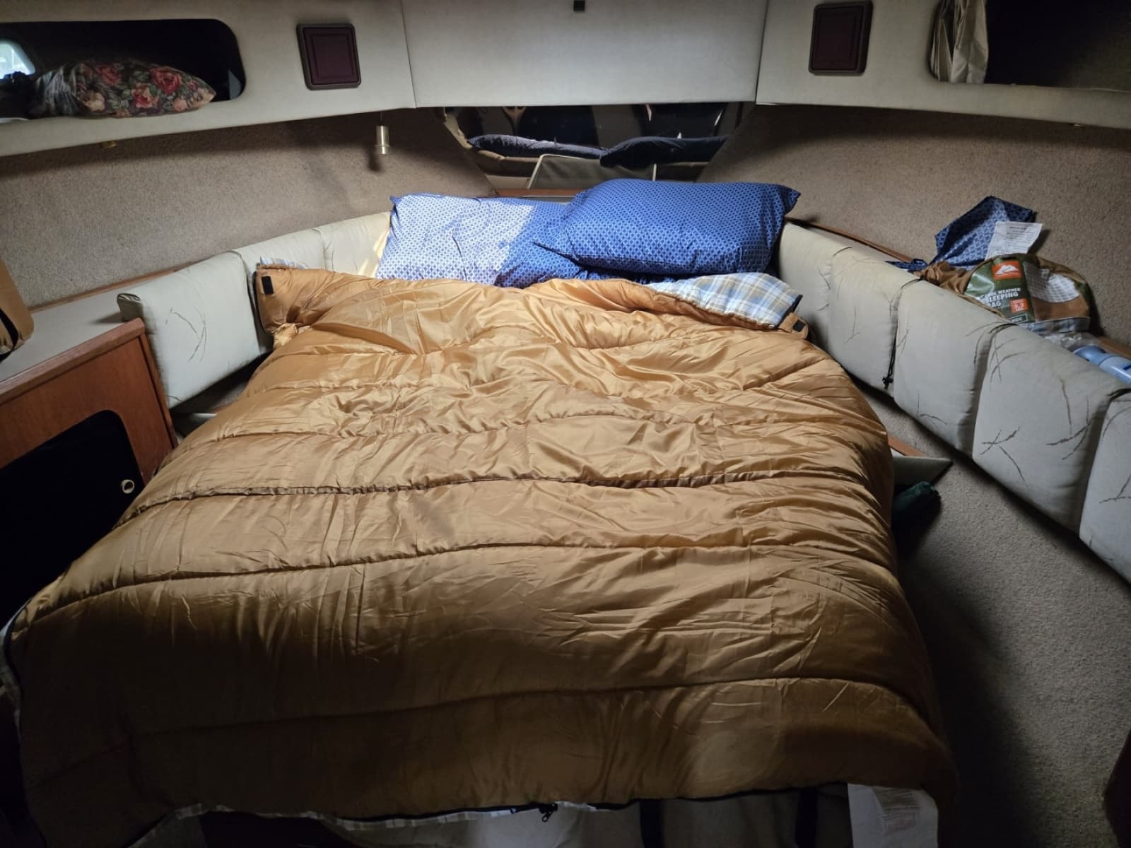 1986 Bayliner 3870 - Photo 23
