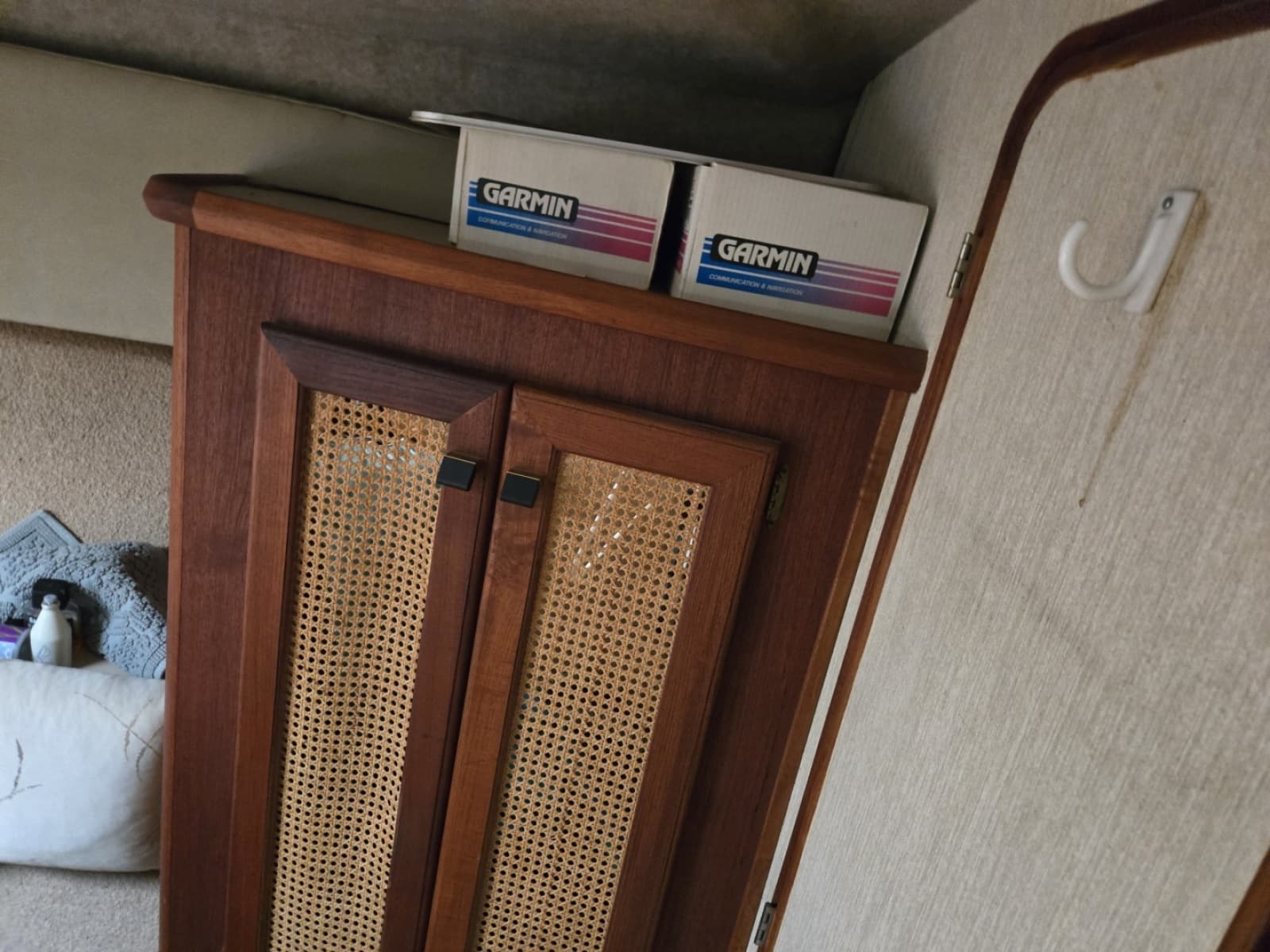 1986 Bayliner 3870 - Photo 25