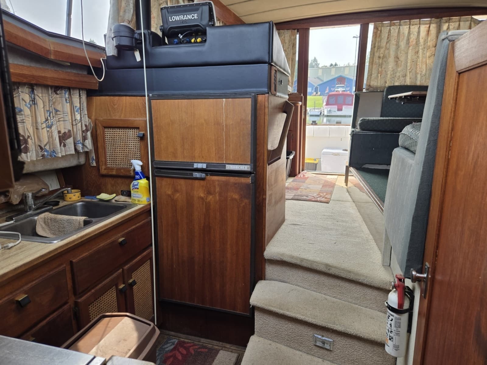 1986 Bayliner 3870 - Photo 18