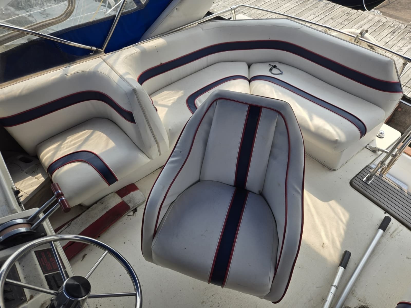 1986 Bayliner 3870 - Photo 10
