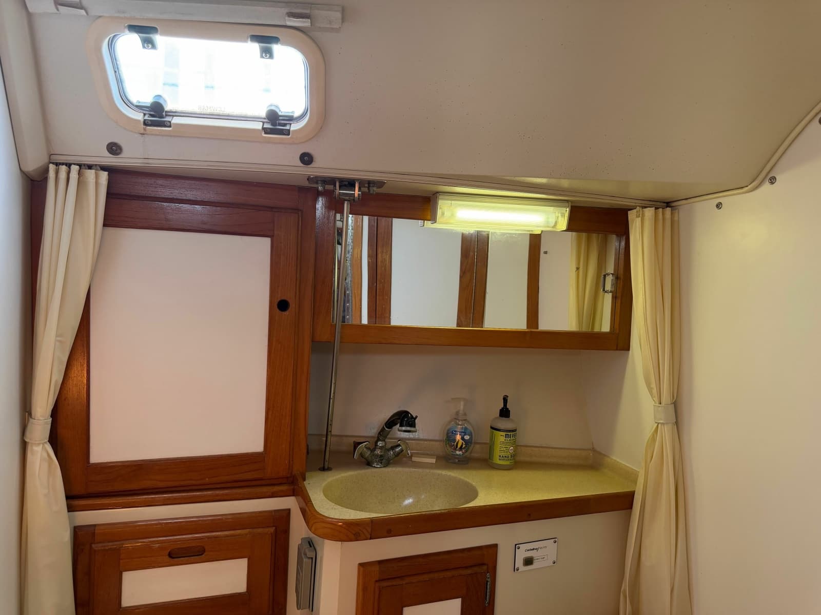 1995 Catalina 36 Mk II - Photo 38