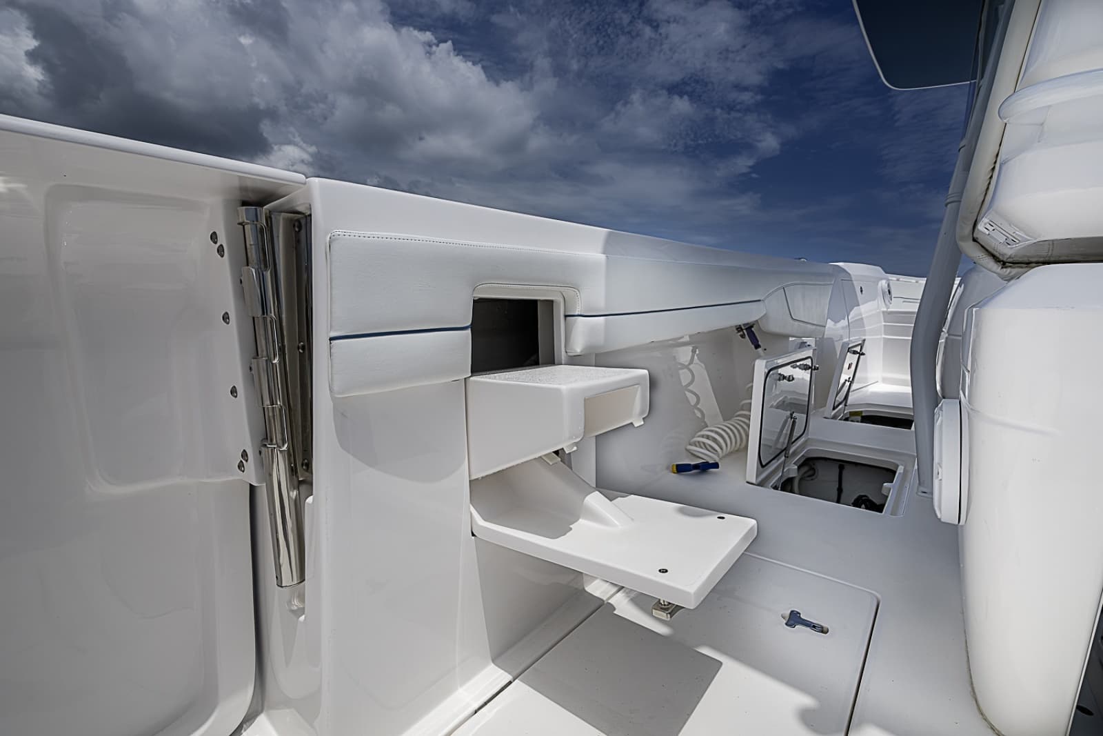 2023 Intrepid 375 Nomad FE - Photo 23