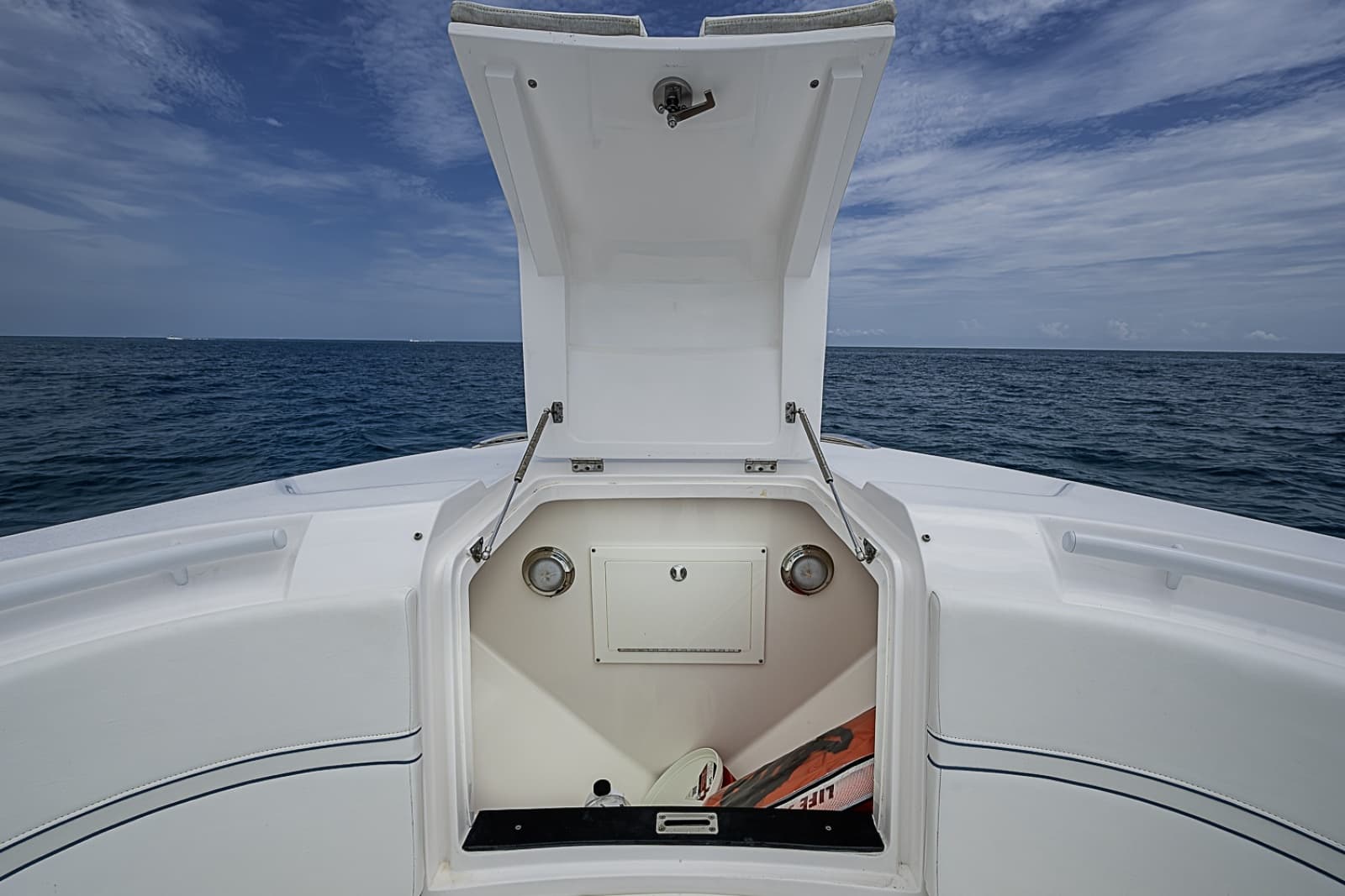 2023 Intrepid 375 Nomad FE - Photo 6