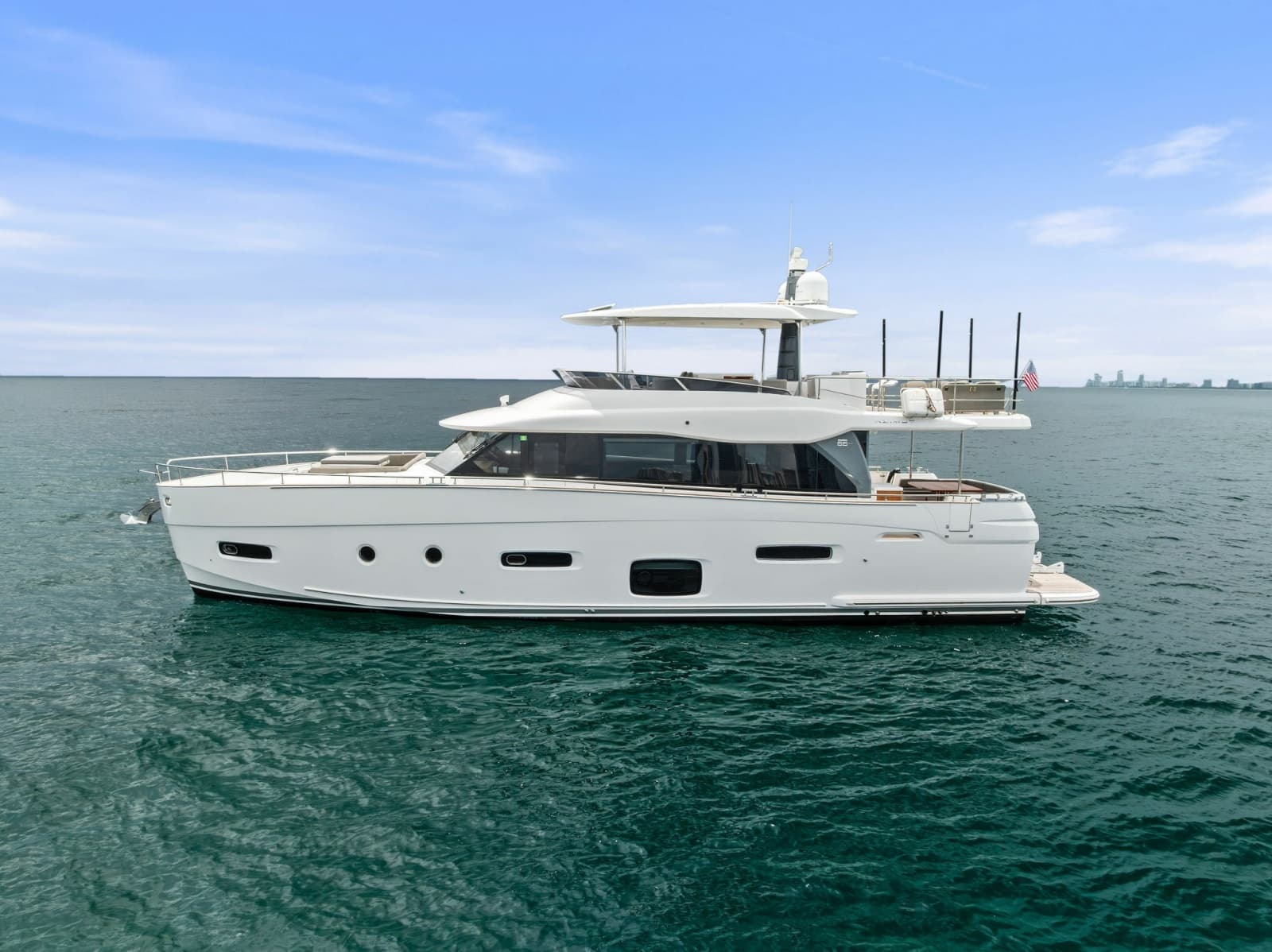 2021 Azimut Magellano 66 - Photo 6