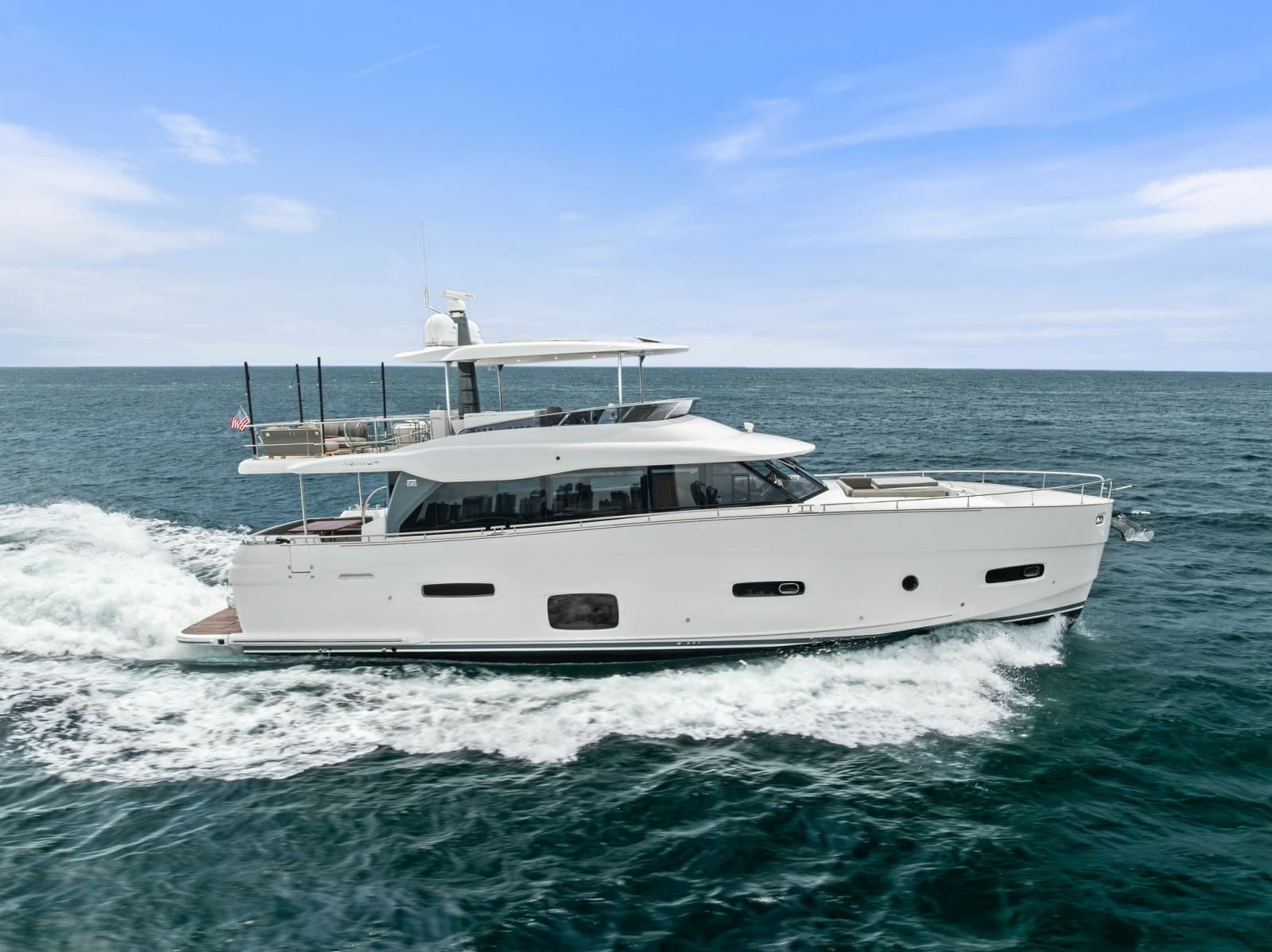 2021 Azimut Magellano 66 - Photo 10