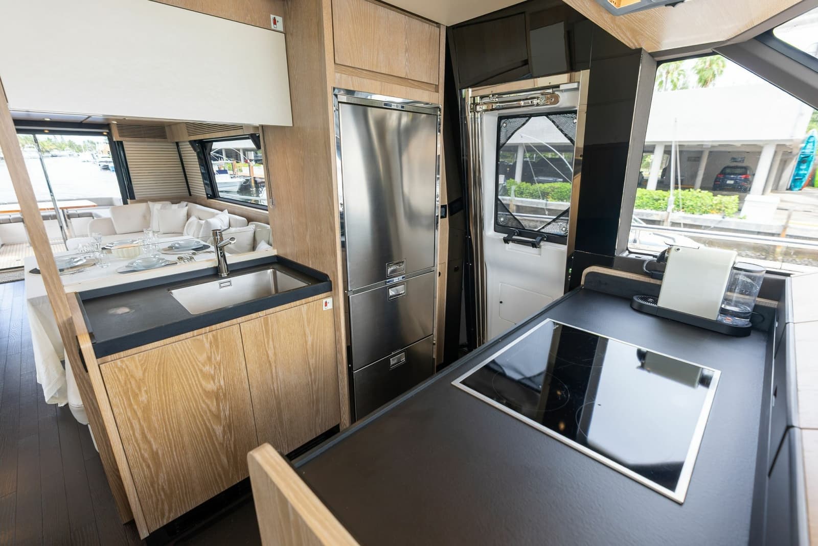 2021 Azimut Magellano 66 - Photo 40