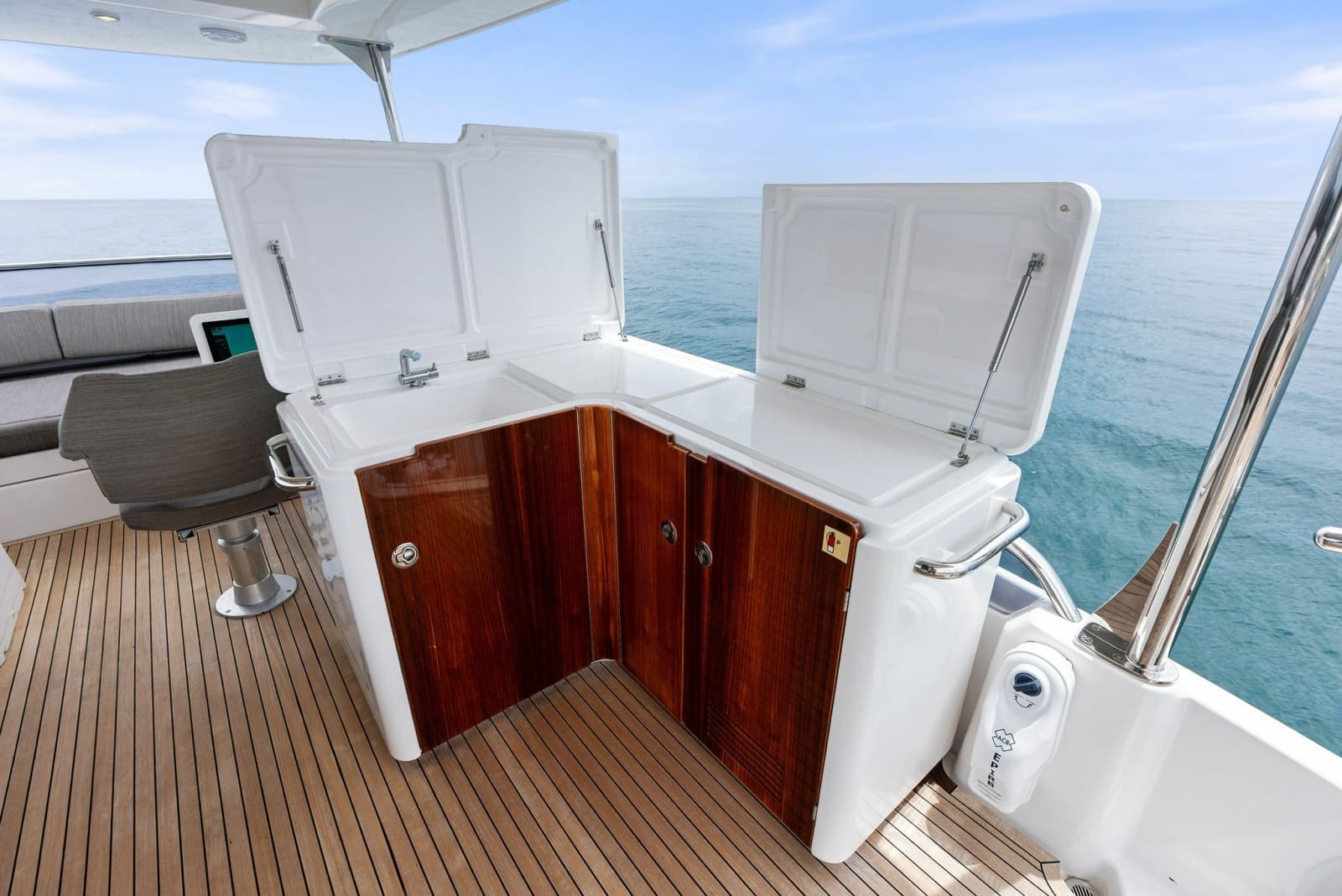 2021 Azimut Magellano 66 - Photo 26