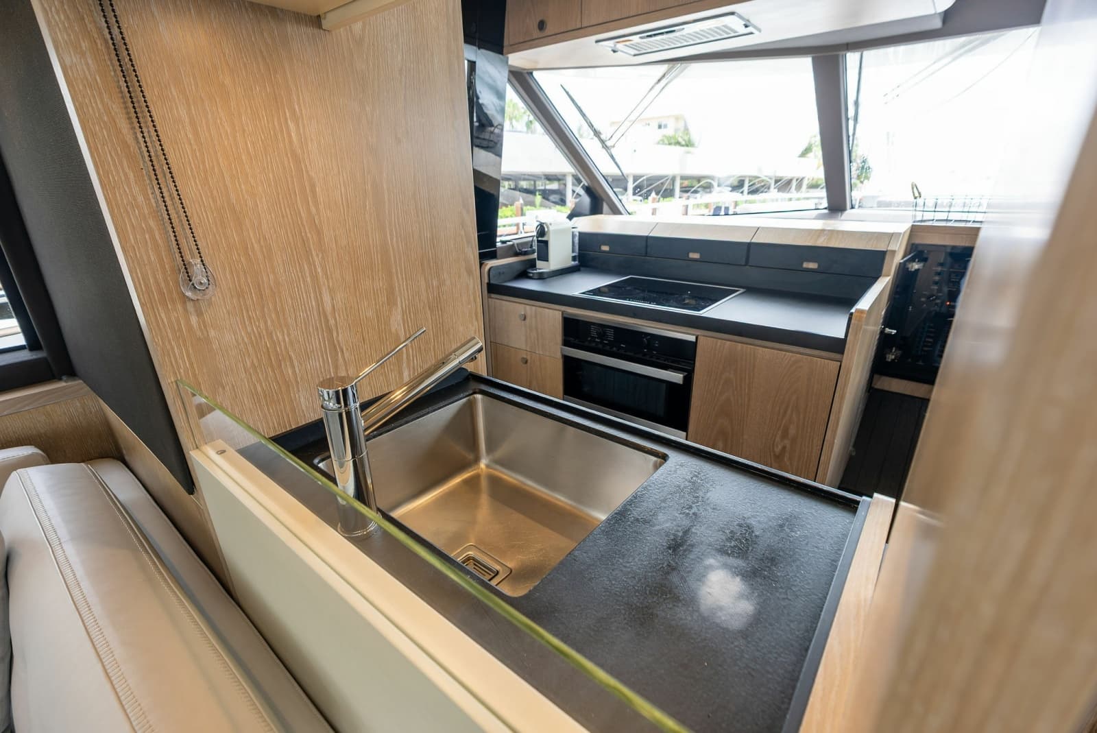 2021 Azimut Magellano 66 - Photo 39