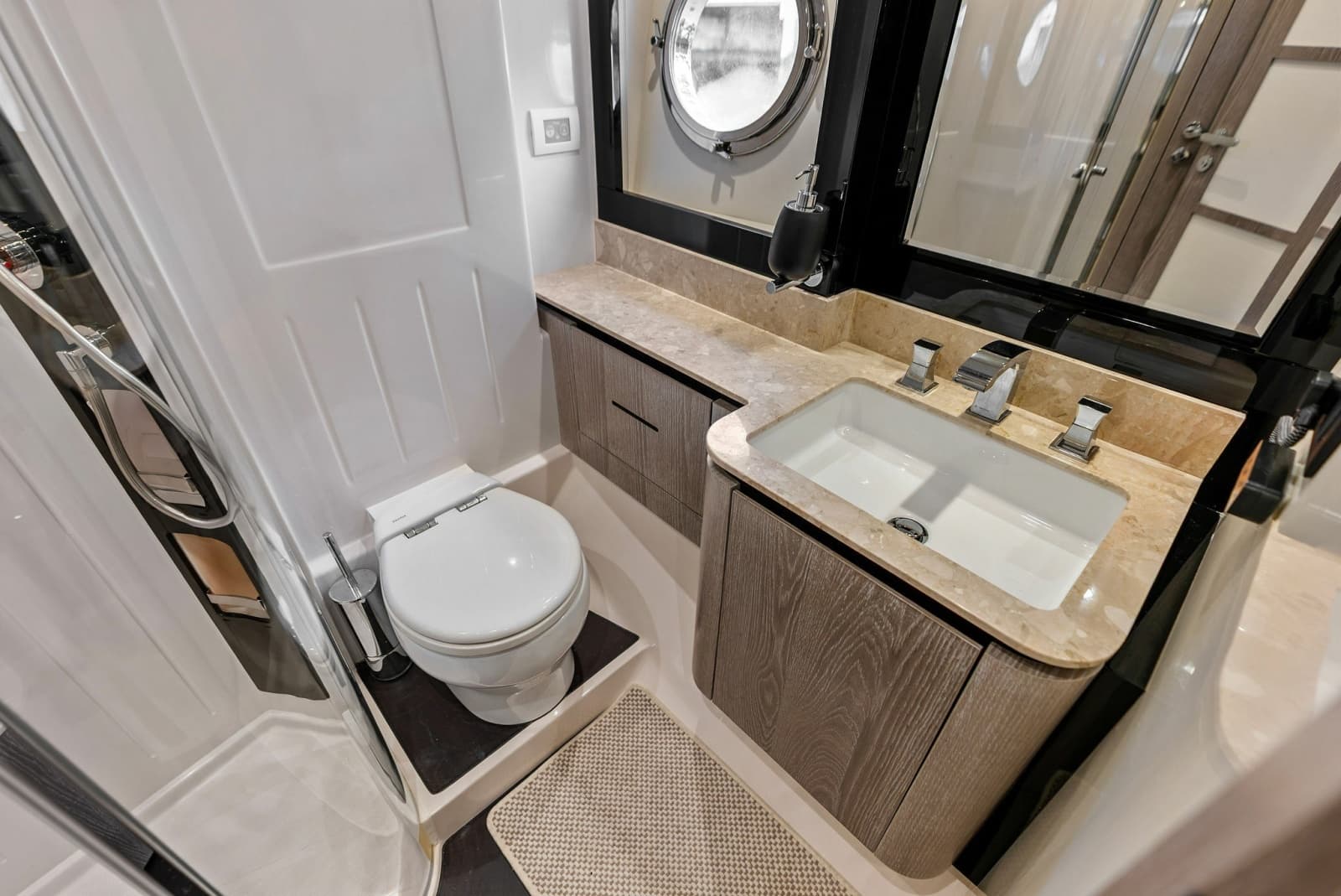 2021 Azimut Magellano 66 - Photo 60