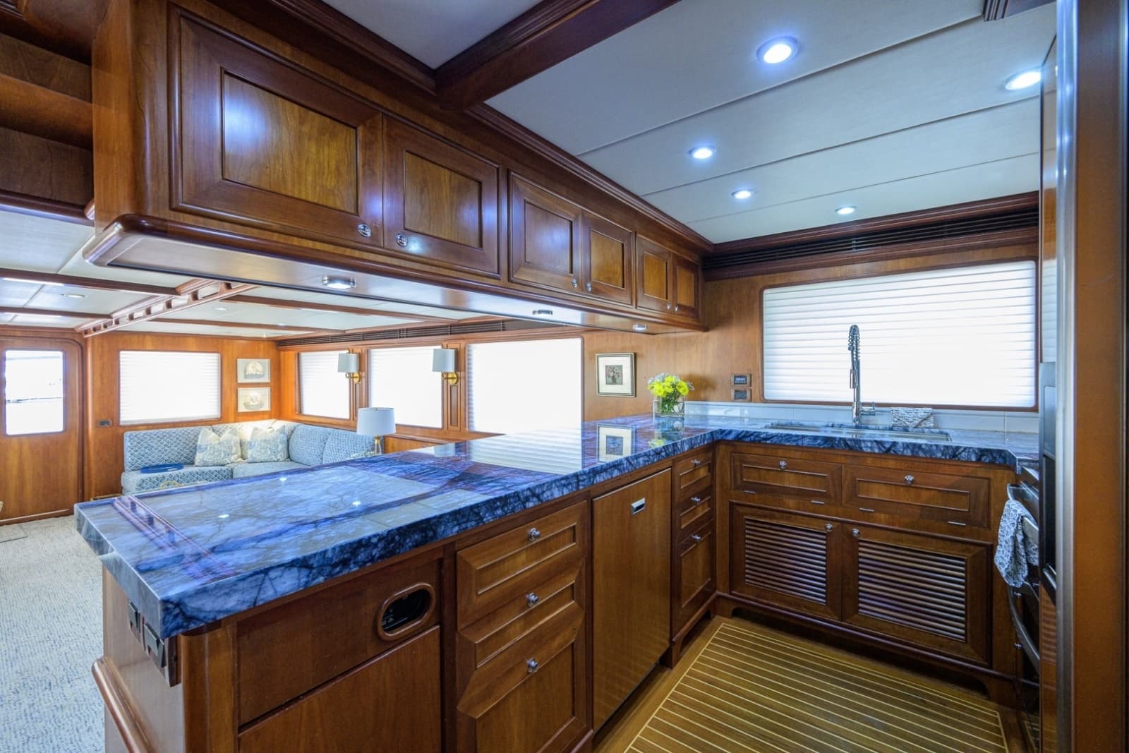 2008 Outer Reef Yachts 800 MY - Photo 12