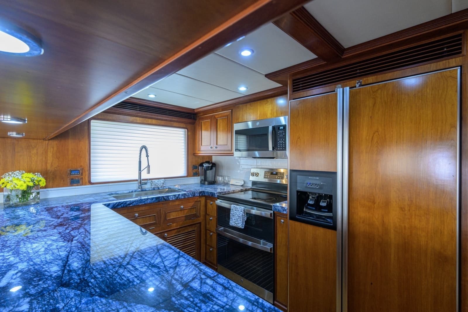 2008 Outer Reef Yachts 800 MY - Photo 10