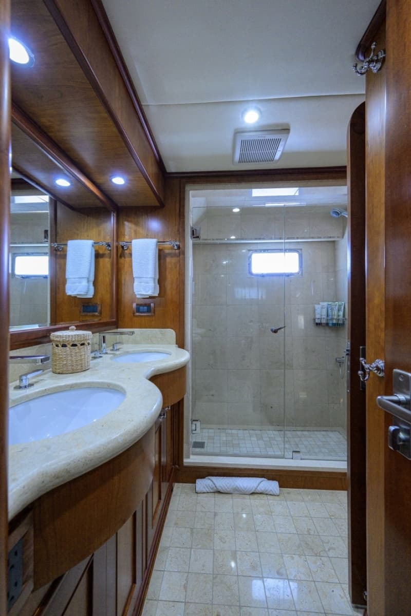2008 Outer Reef Yachts 800 MY - Photo 24