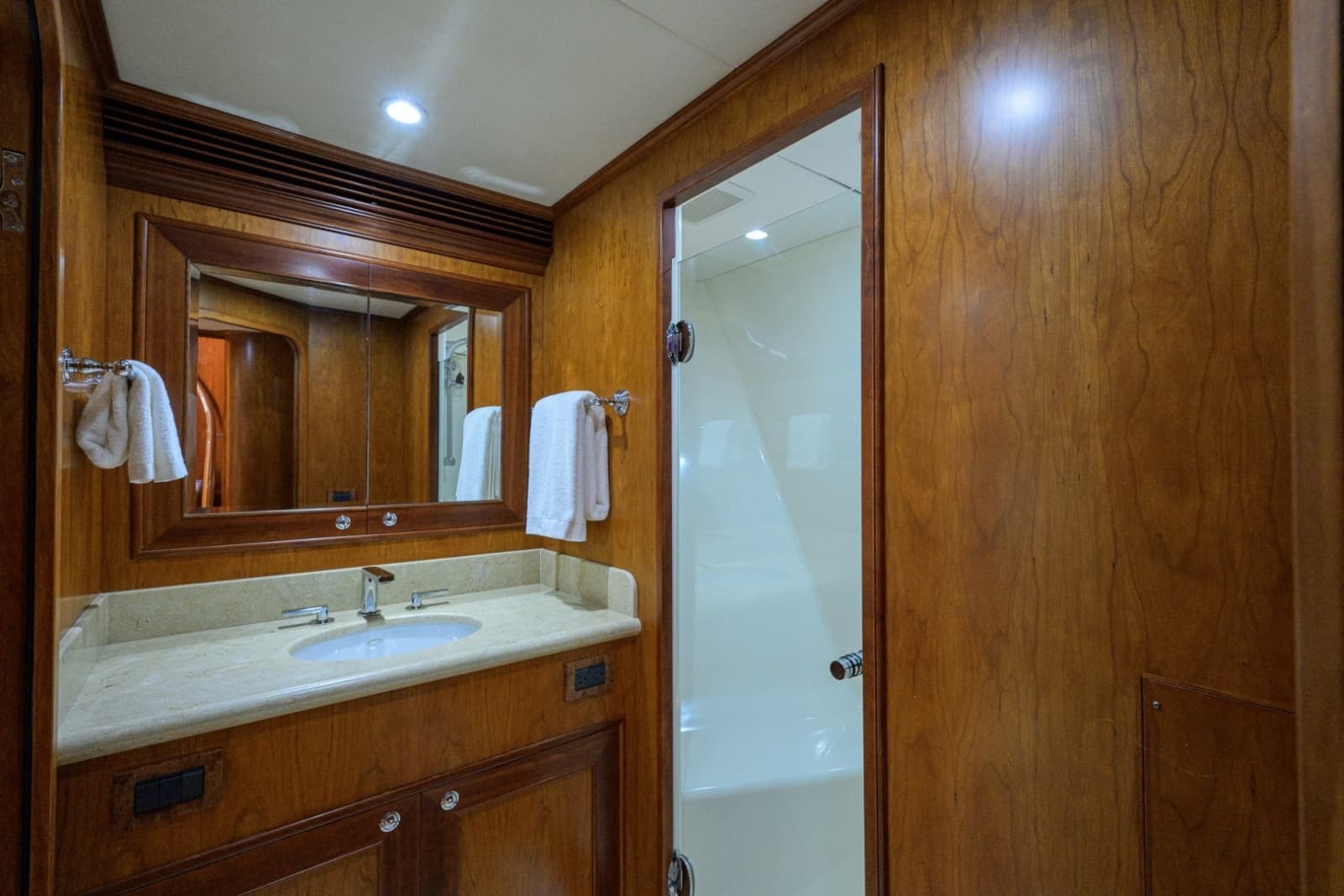 2008 Outer Reef Yachts 800 MY - Photo 29