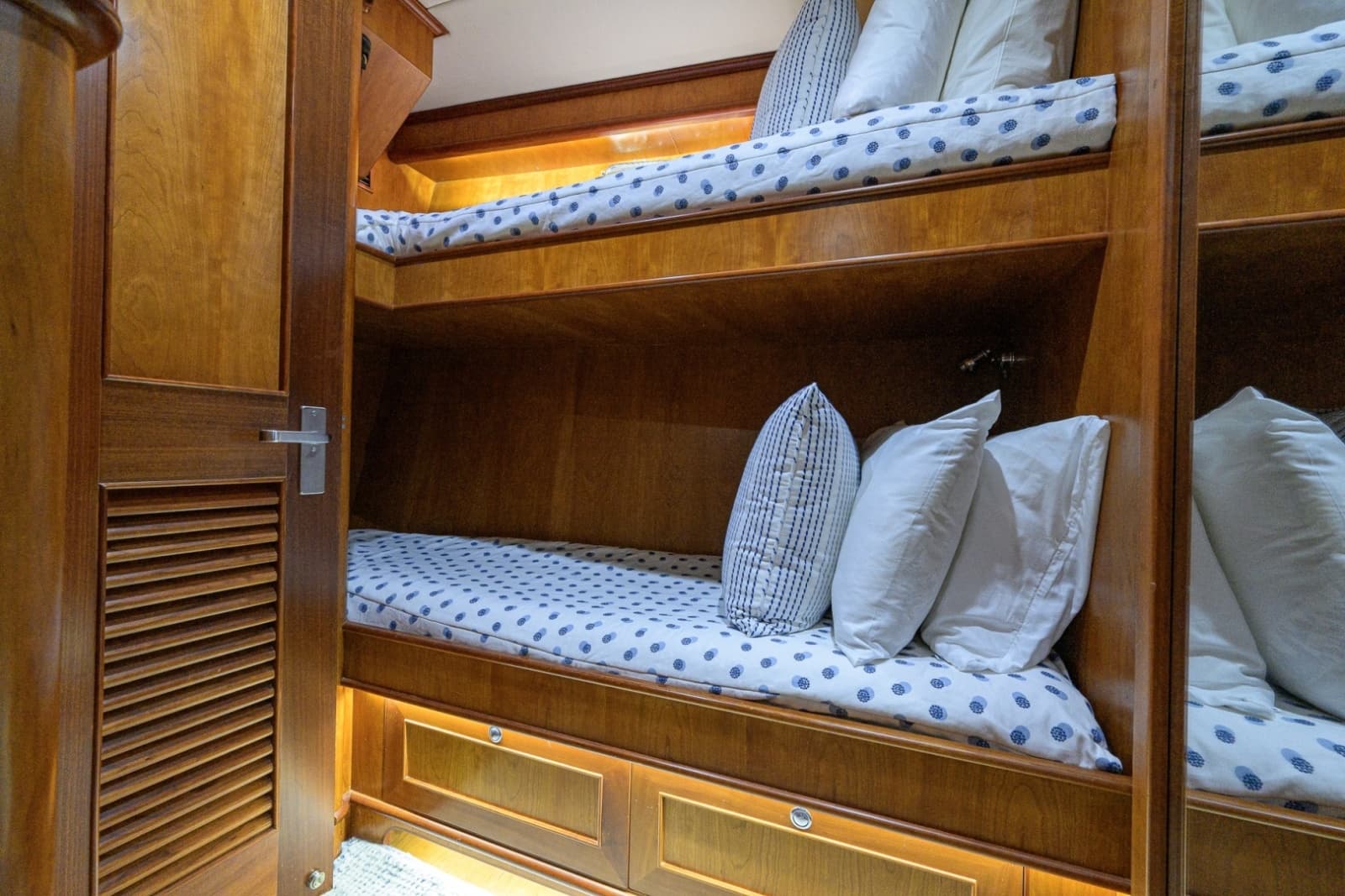 2008 Outer Reef Yachts 800 MY - Photo 31