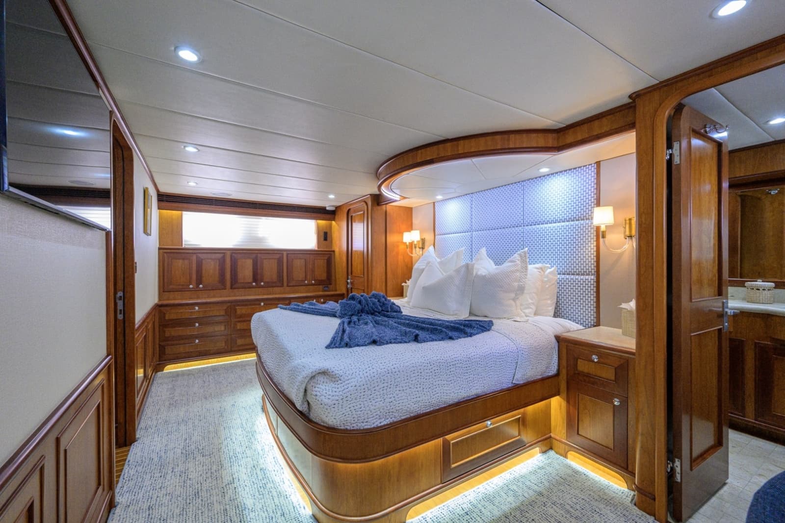 2008 Outer Reef Yachts 800 MY - Photo 23
