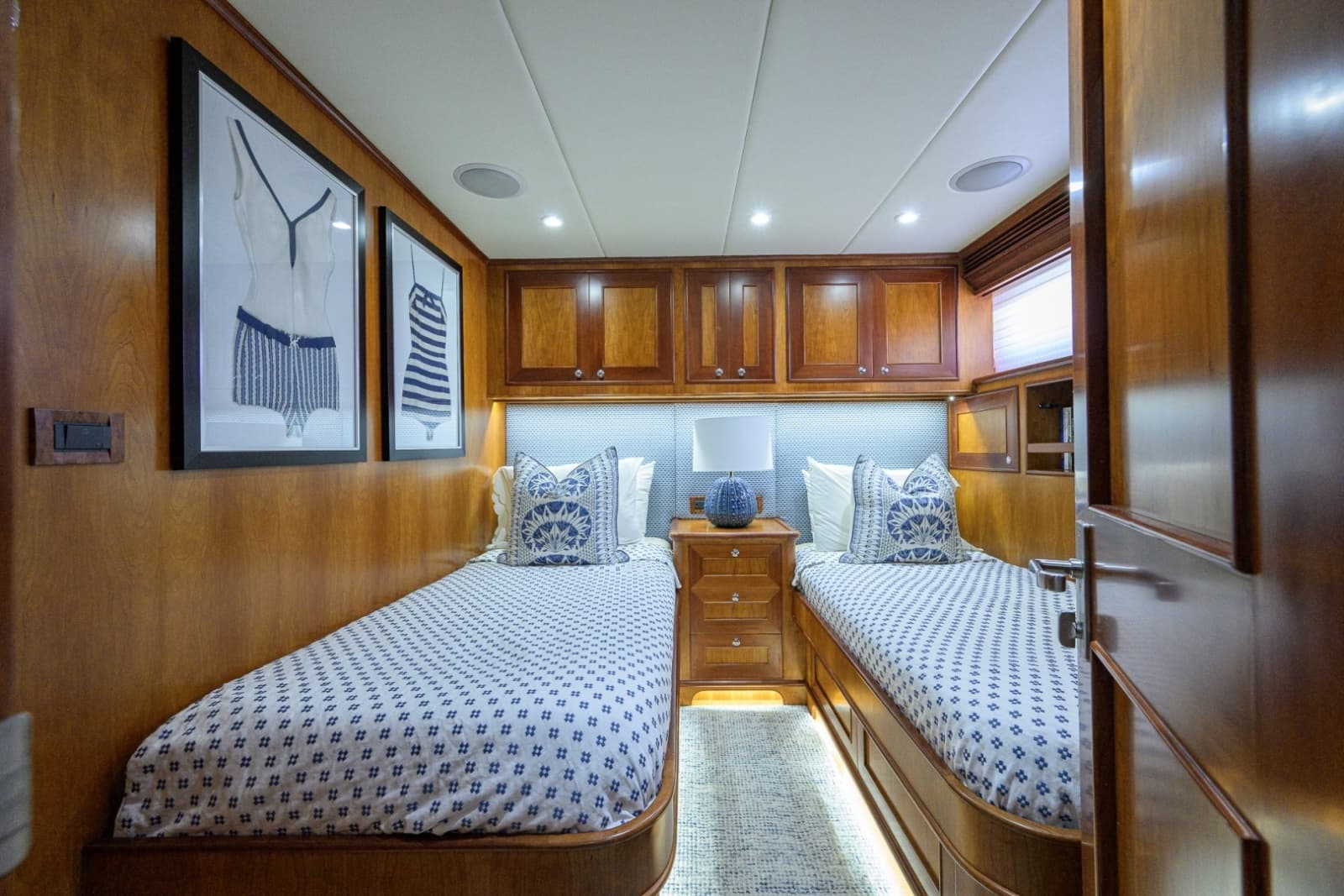 2008 Outer Reef Yachts 800 MY - Photo 28