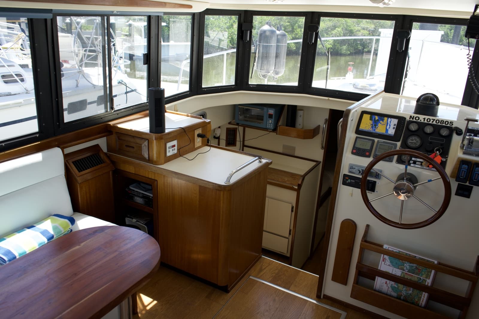 1998 Camano Troll 31 - Photo 11