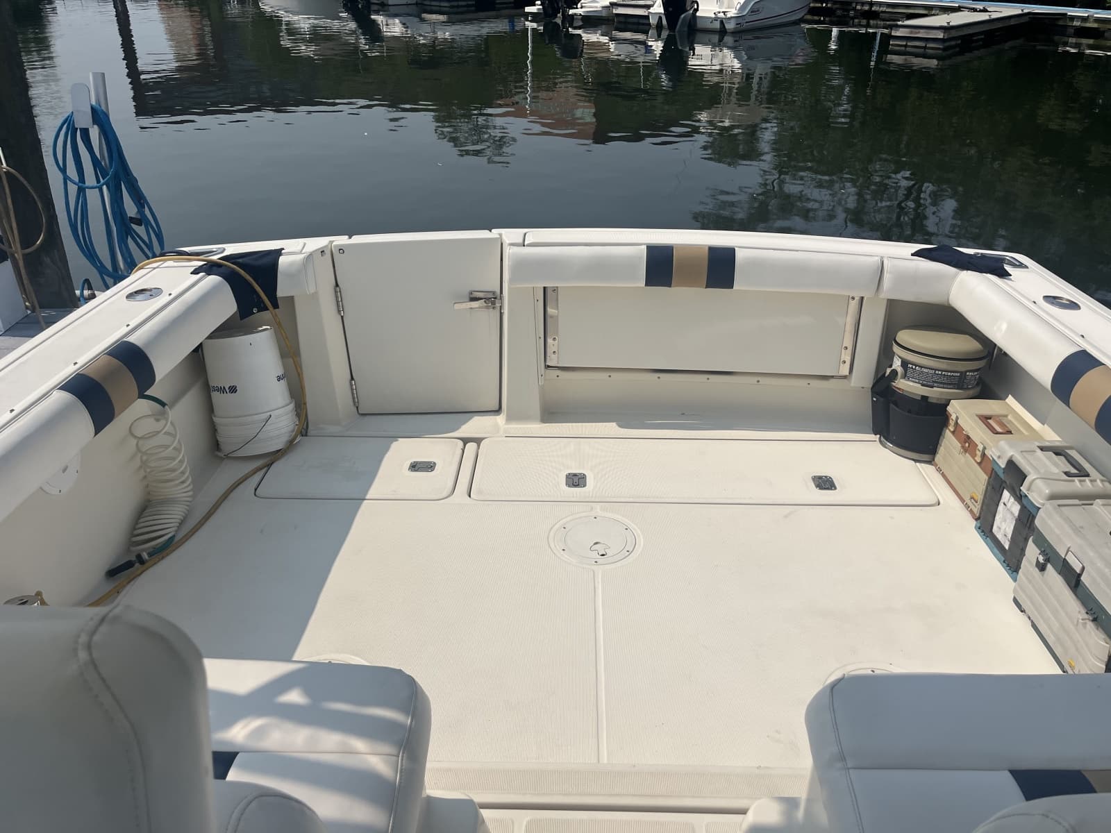 1996 Tiara Yachts Montauk - Photo 4