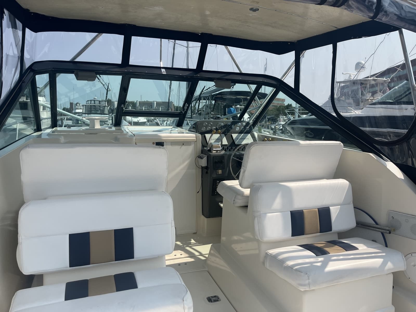 1996 Tiara Yachts Montauk - Photo 7