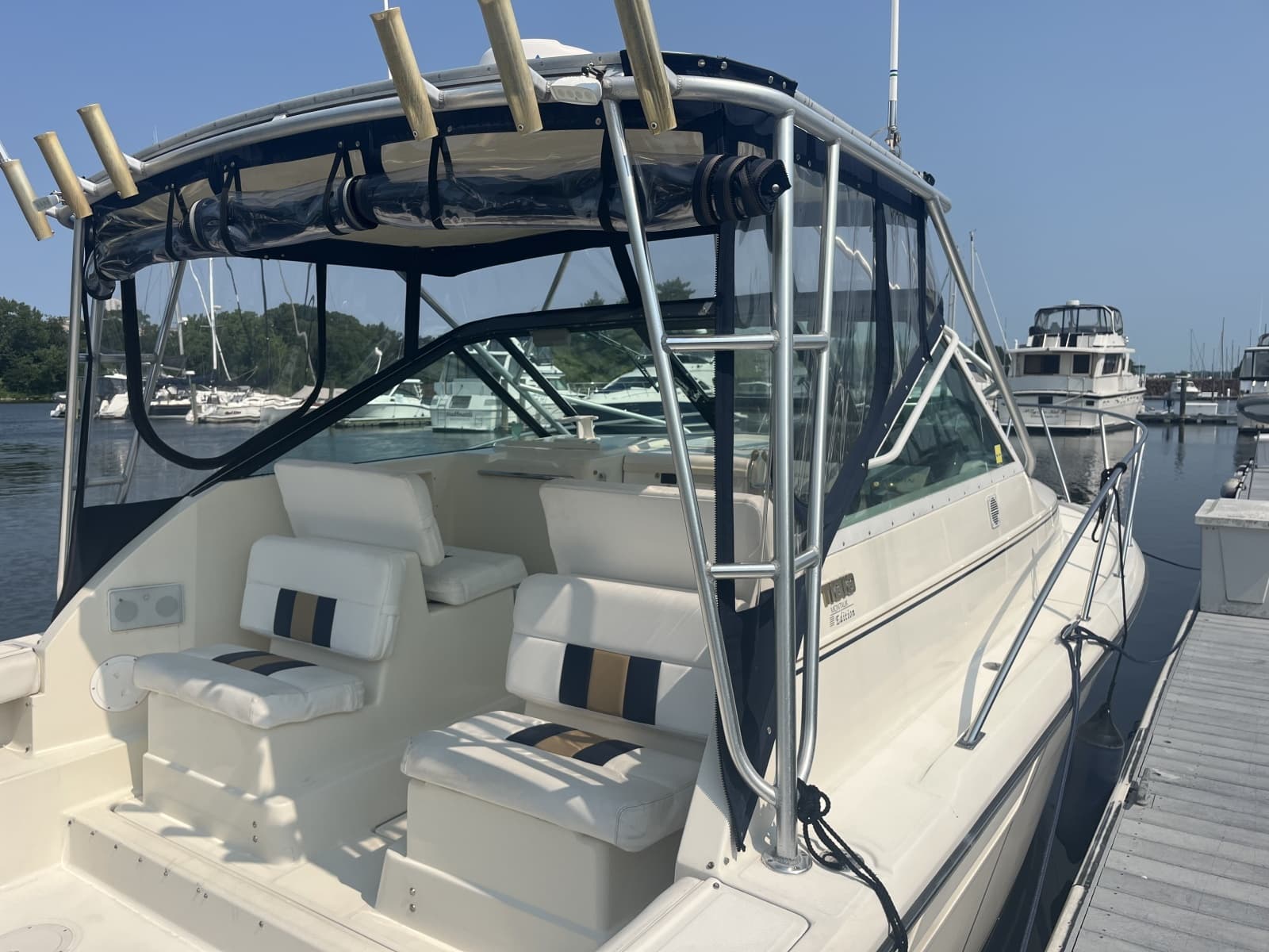 1996 Tiara Yachts Montauk - Photo 8