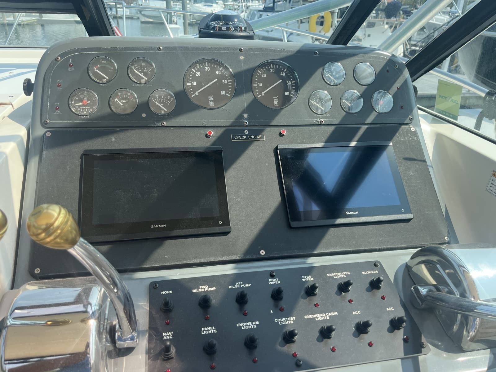 1996 Tiara Yachts Montauk - Photo 10
