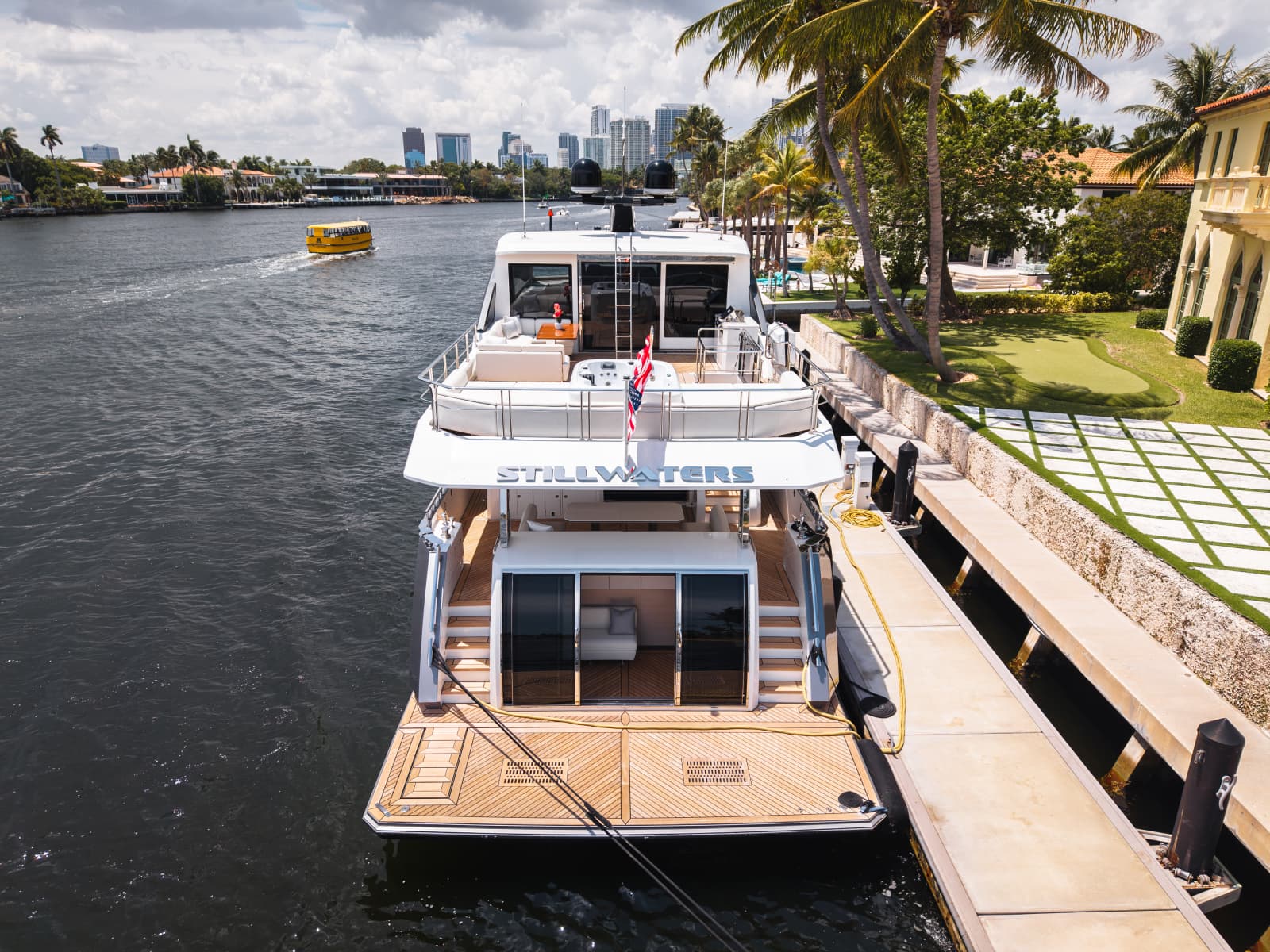 2025 Ocean Alexander 27R - Photo 3