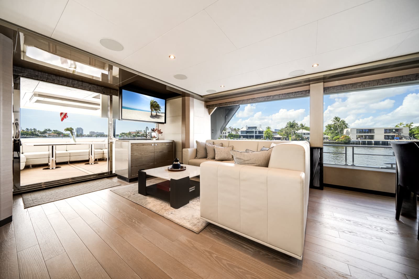 2025 Ocean Alexander 27R - Photo 24