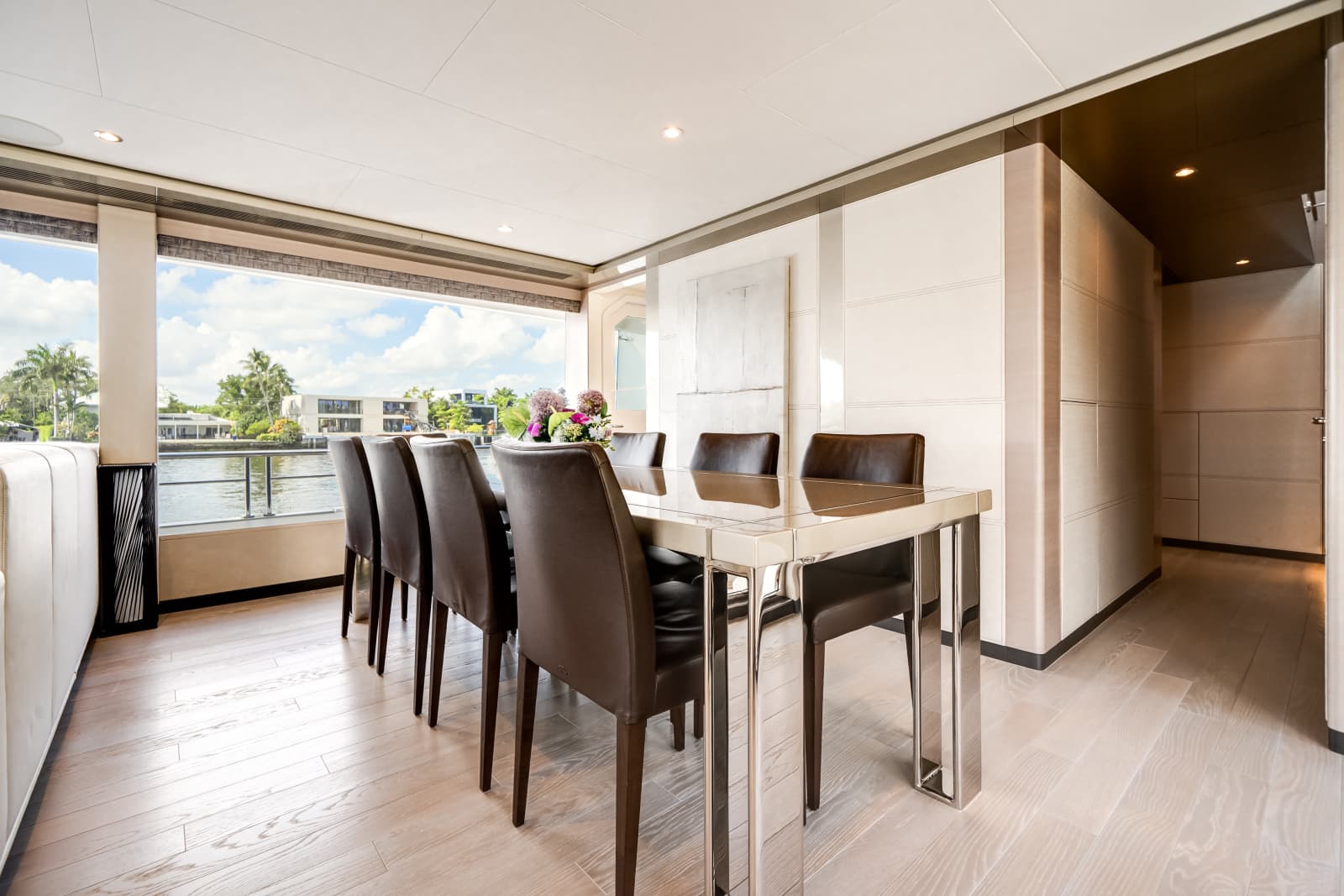 2025 Ocean Alexander 27R - Photo 27