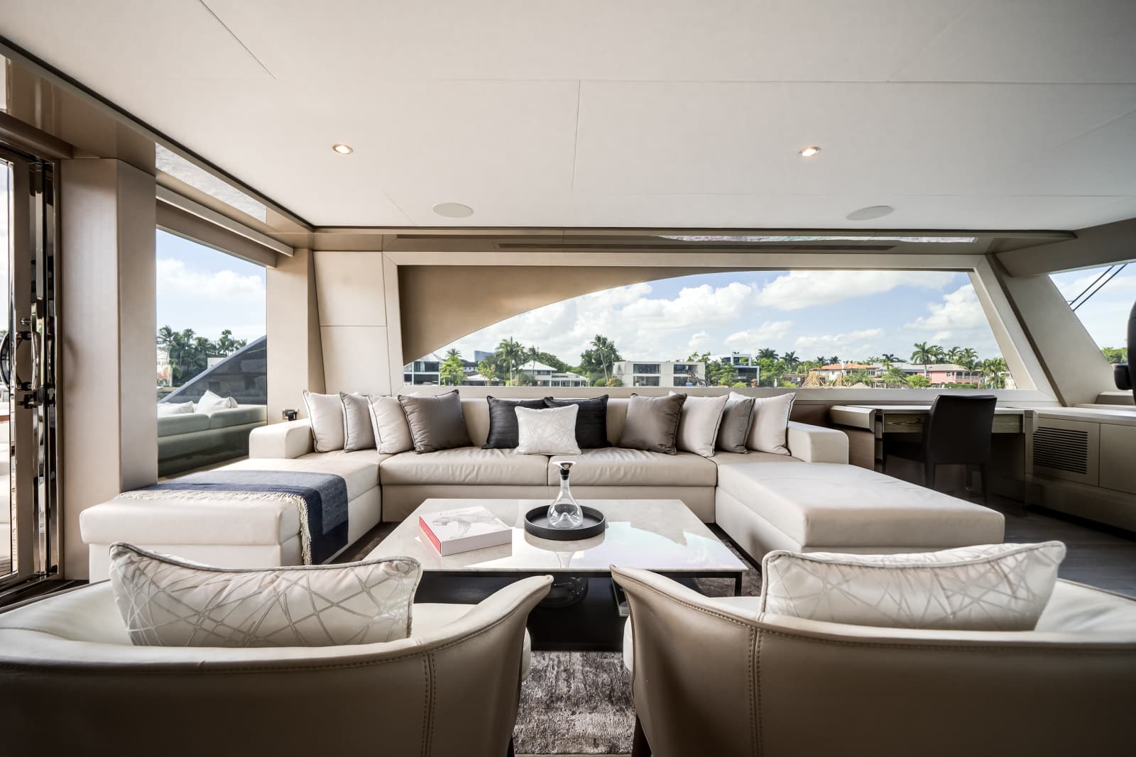 2025 Ocean Alexander 27R - Photo 75