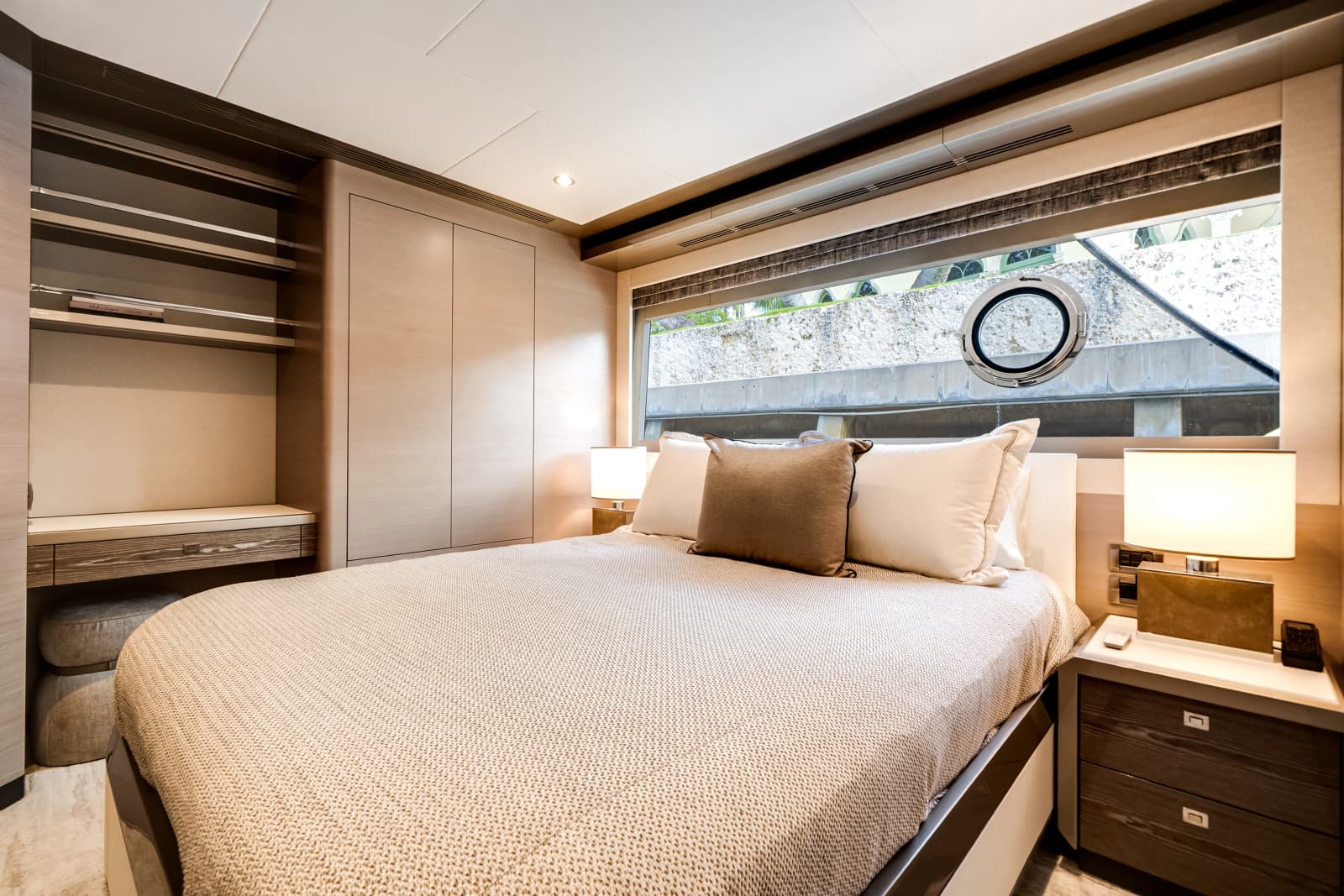 2025 Ocean Alexander 27R - Photo 65