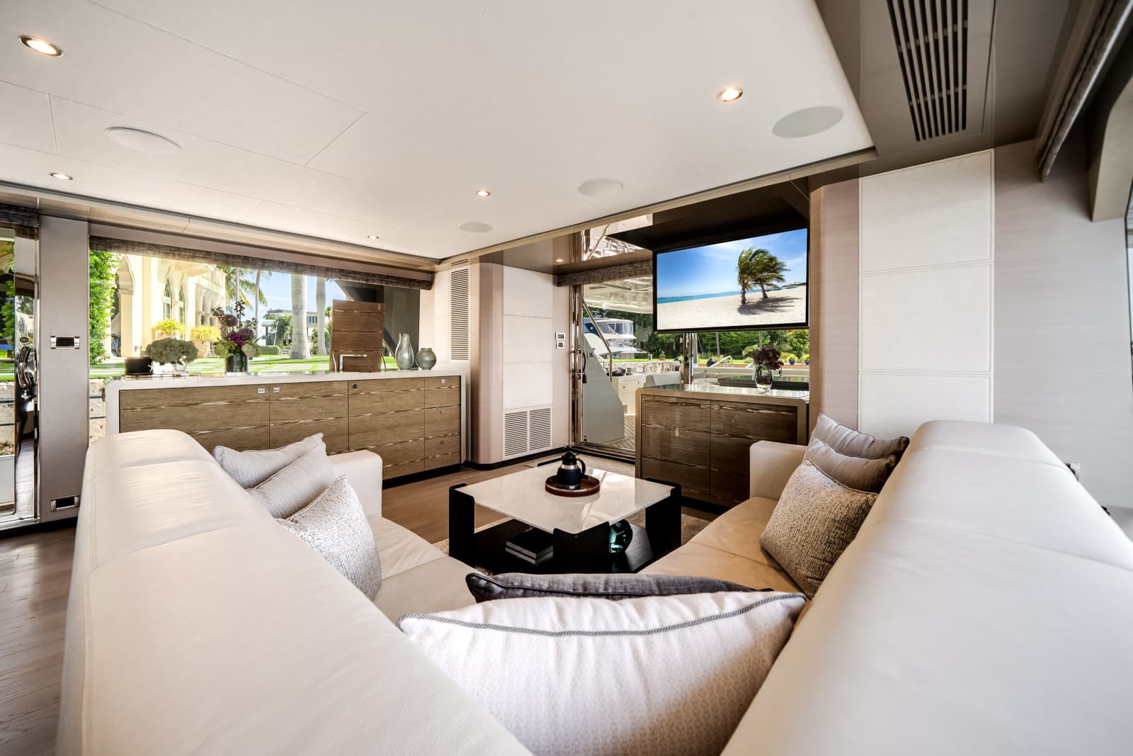 2025 Ocean Alexander 27R - Photo 22