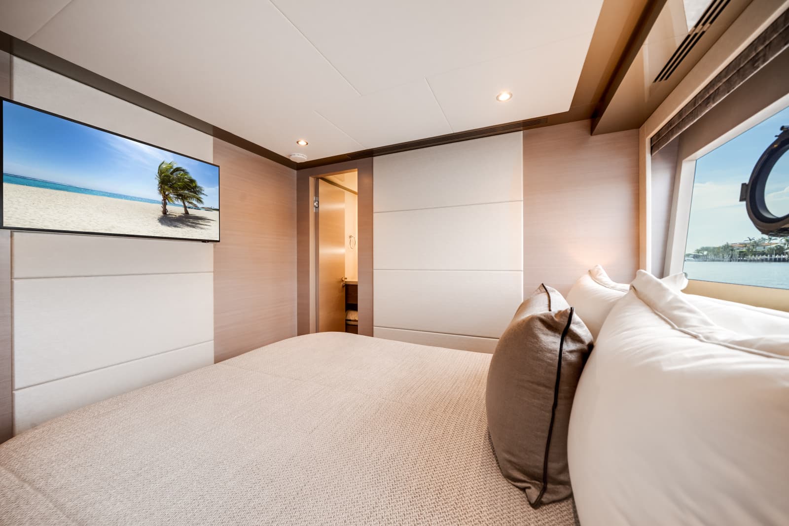 2025 Ocean Alexander 27R - Photo 61