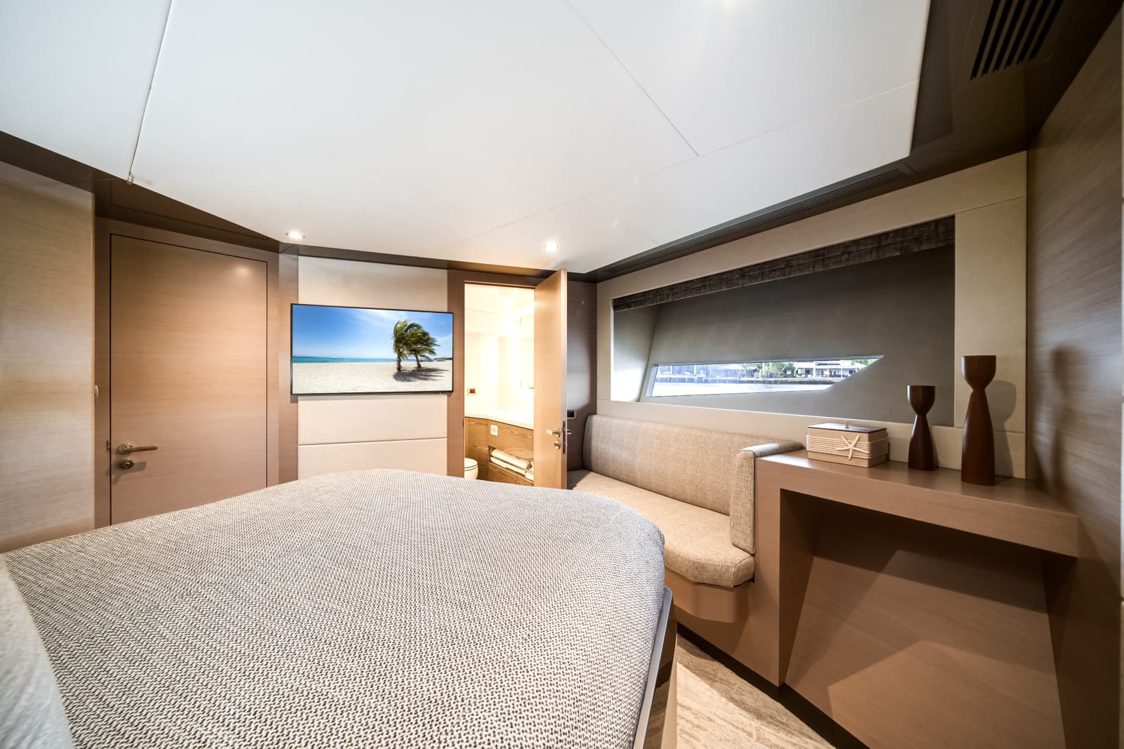2025 Ocean Alexander 27R - Photo 57