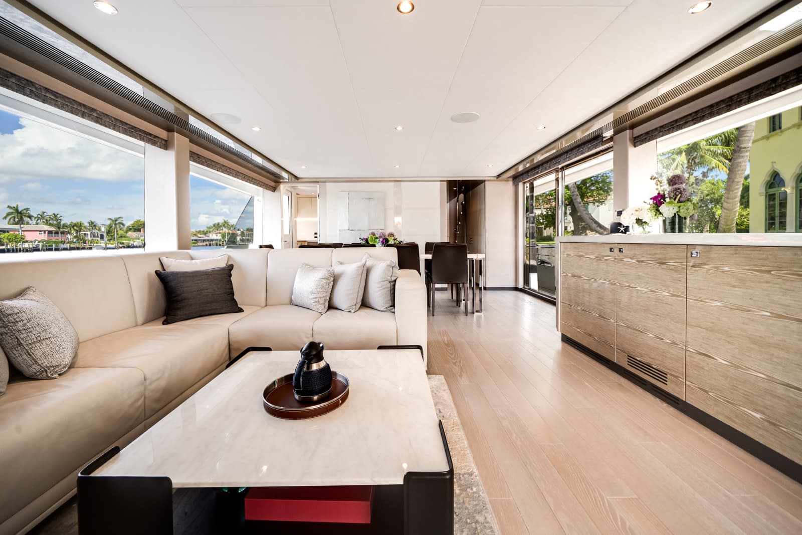 2025 Ocean Alexander 27R - Photo 19
