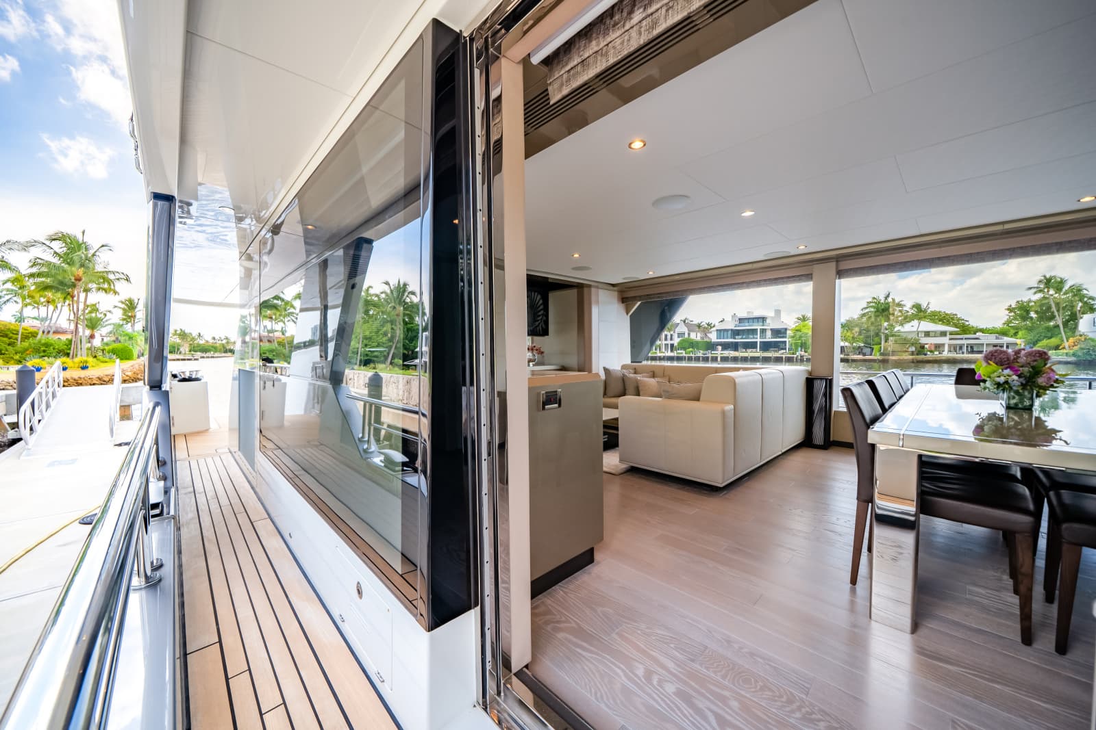 2025 Ocean Alexander 27R - Photo 25