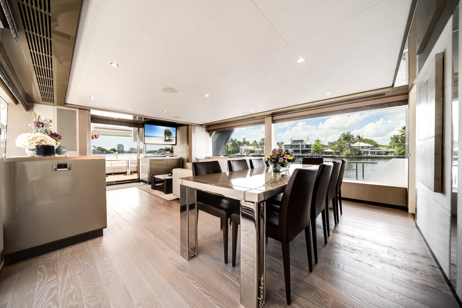 2025 Ocean Alexander 27R - Photo 28