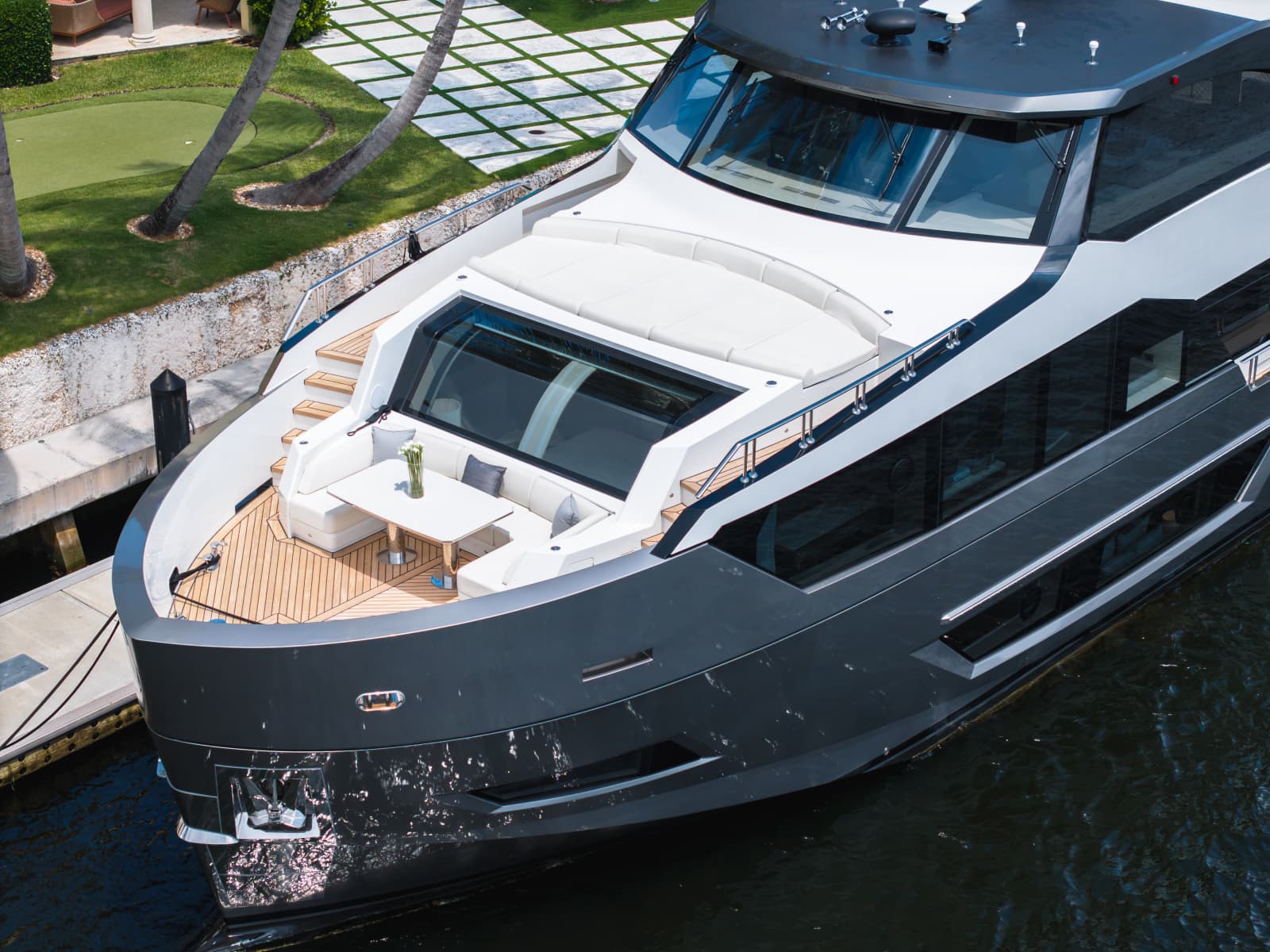 2025 Ocean Alexander 27R - Photo 2