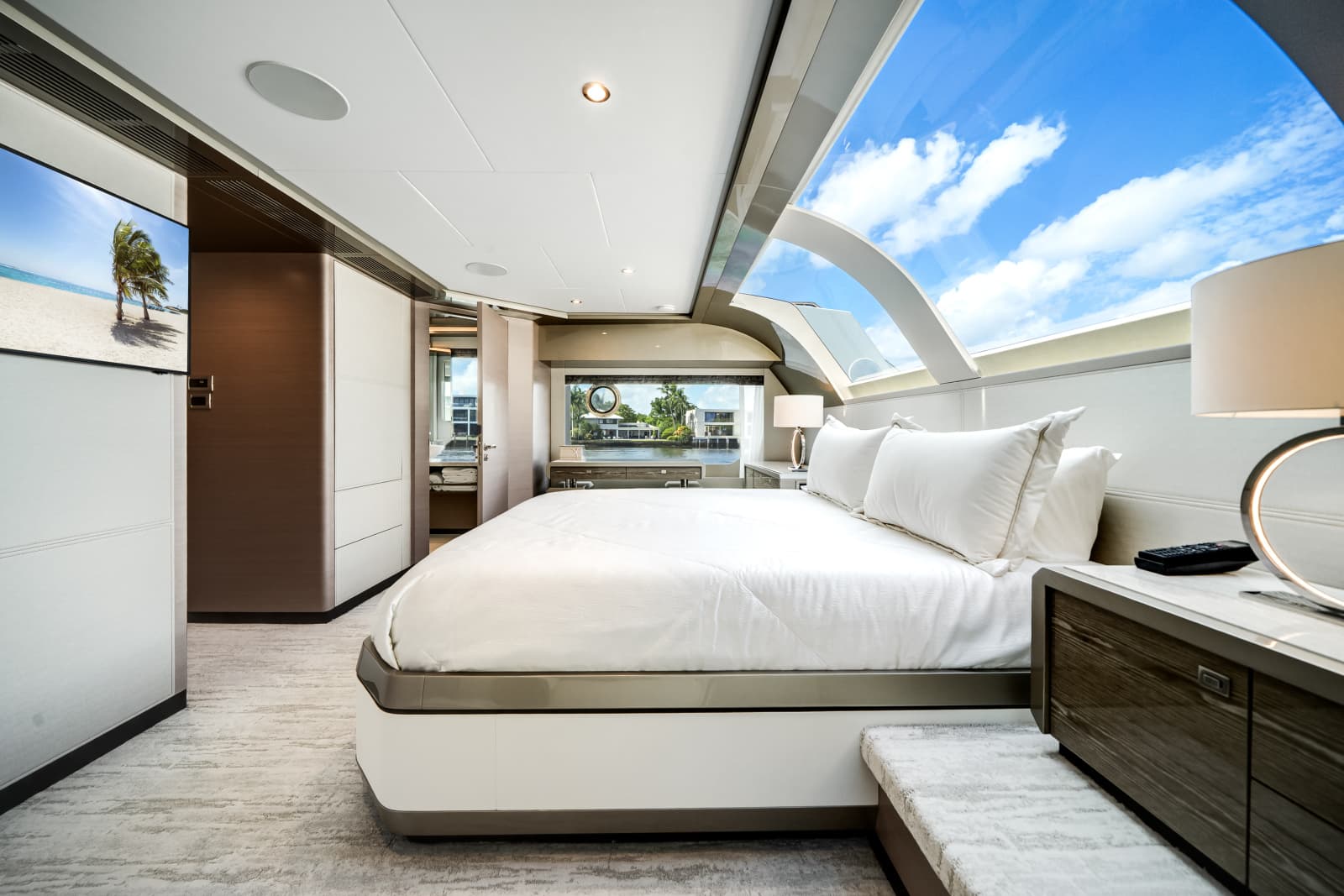 2025 Ocean Alexander 27R - Photo 44